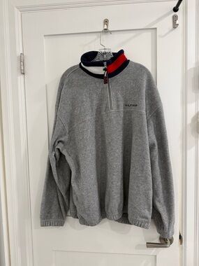 Tommy Hilfilger Heather grey Men’s 1/4 zip pullover w/ logo flag accent
